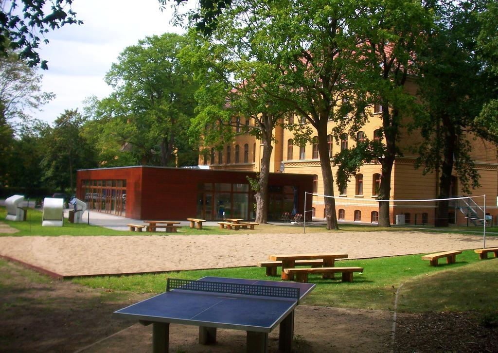 Younior-Hotel Stralsund Buitenkant foto