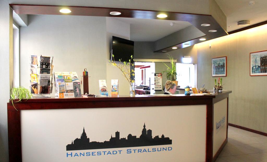 Younior-Hotel Stralsund Buitenkant foto