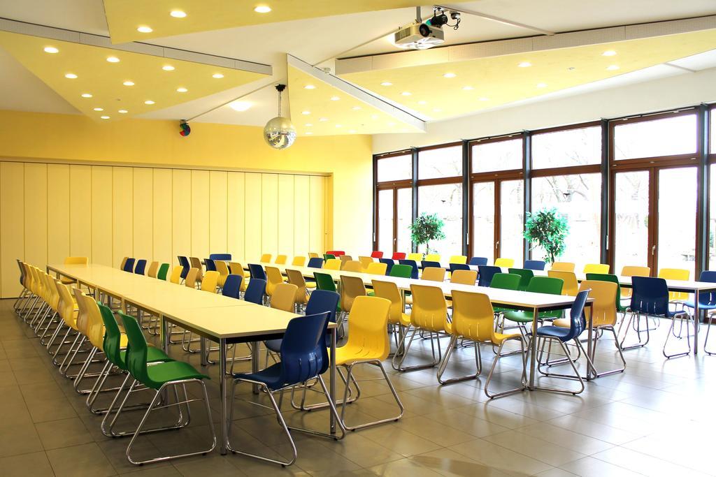 Younior-Hotel Stralsund Buitenkant foto